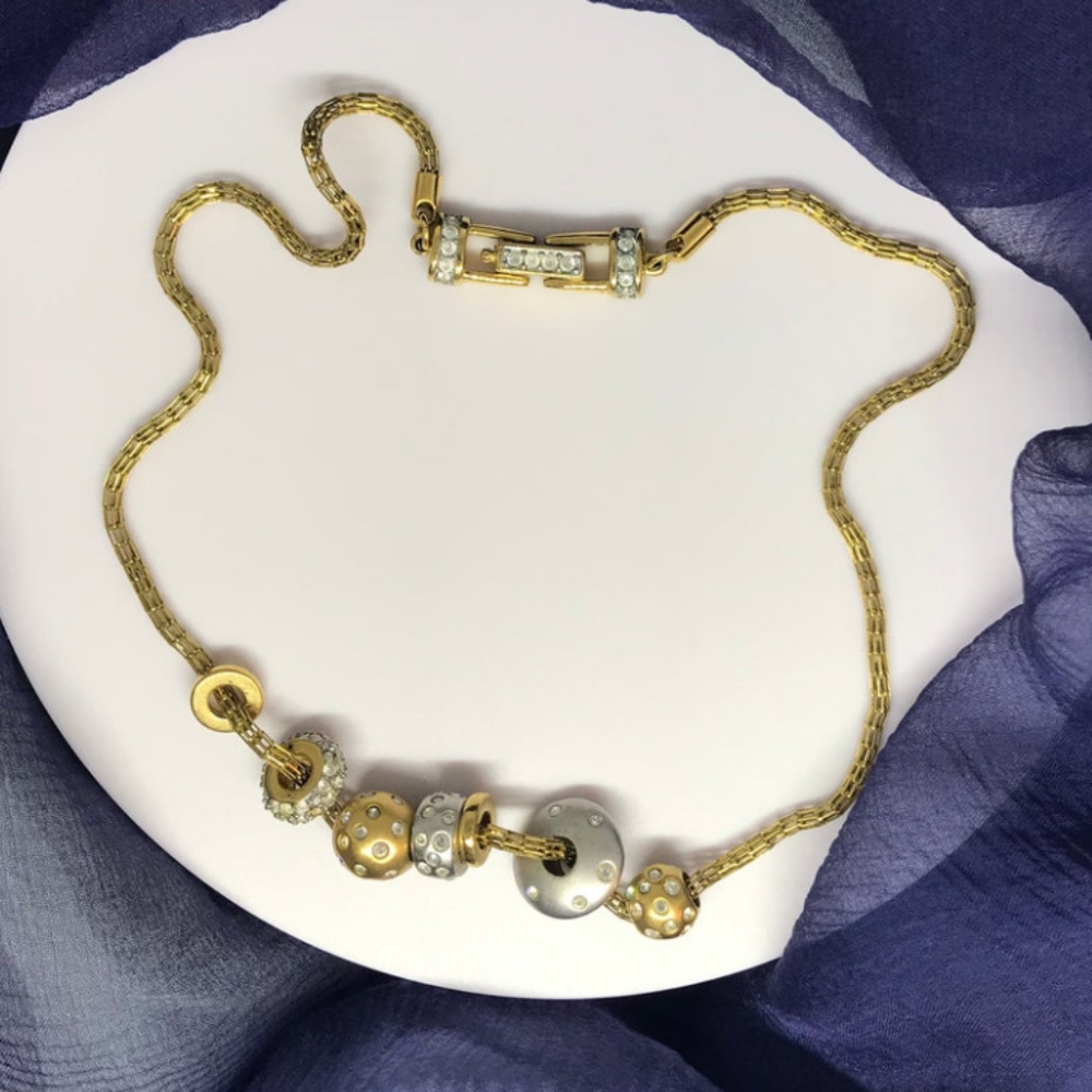 **SOLD**🌟Swarovski Crystal and Gold Tone Necklace NEW IN BOX🌟 - Picture 3 of 9